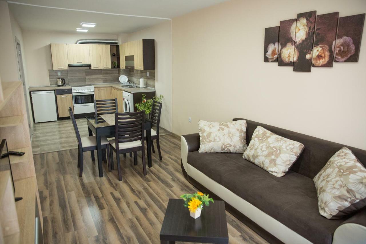 Emalena Apartment Varna Esterno foto